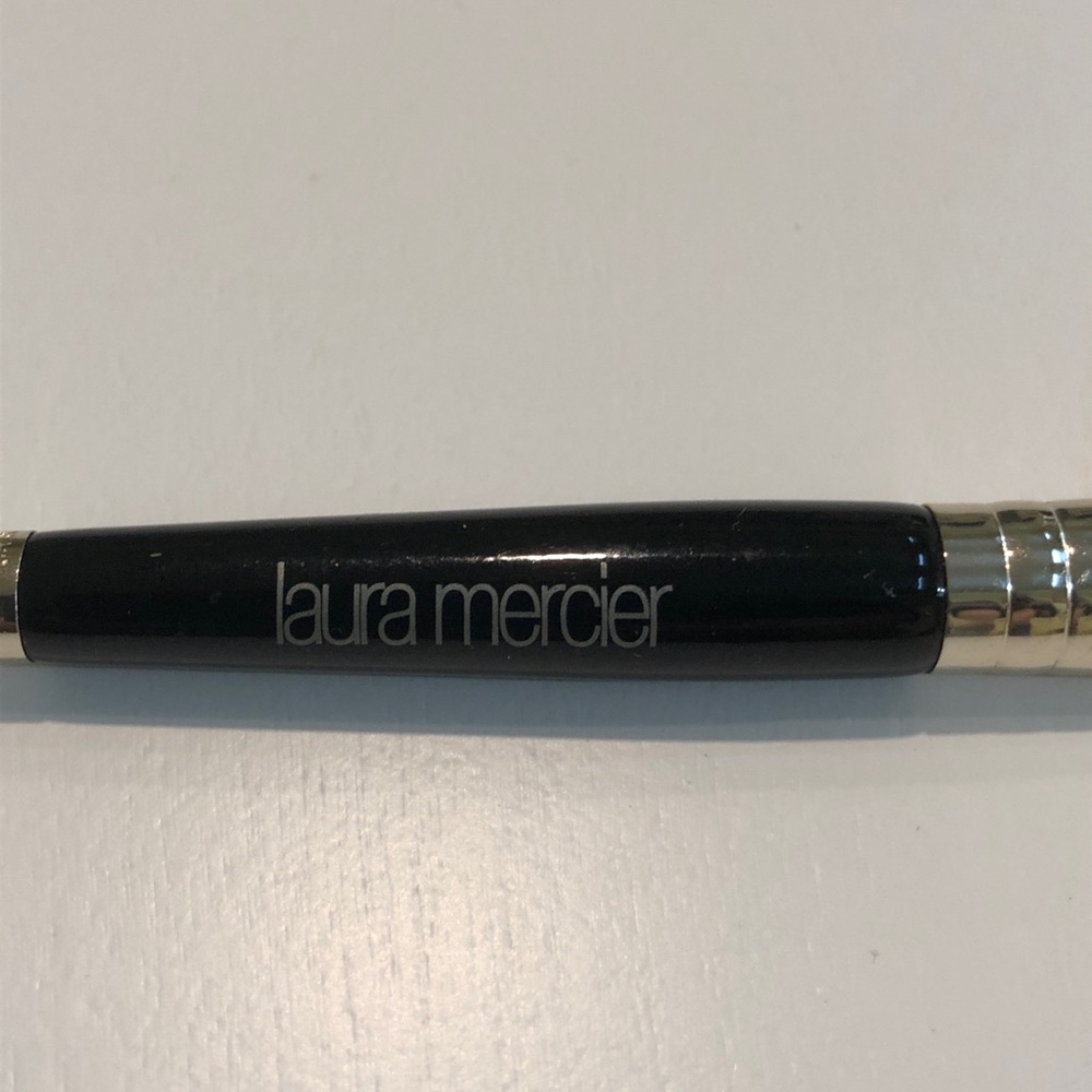 Like New Laura Mercier Dual-Ended Secret Camouflage/Camouflage Powder Brush - Picture 3 of 6